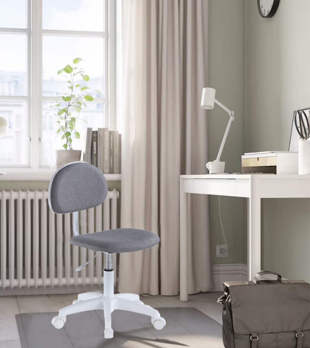 Comodidad juvenil con la silla de escritorio Suerte