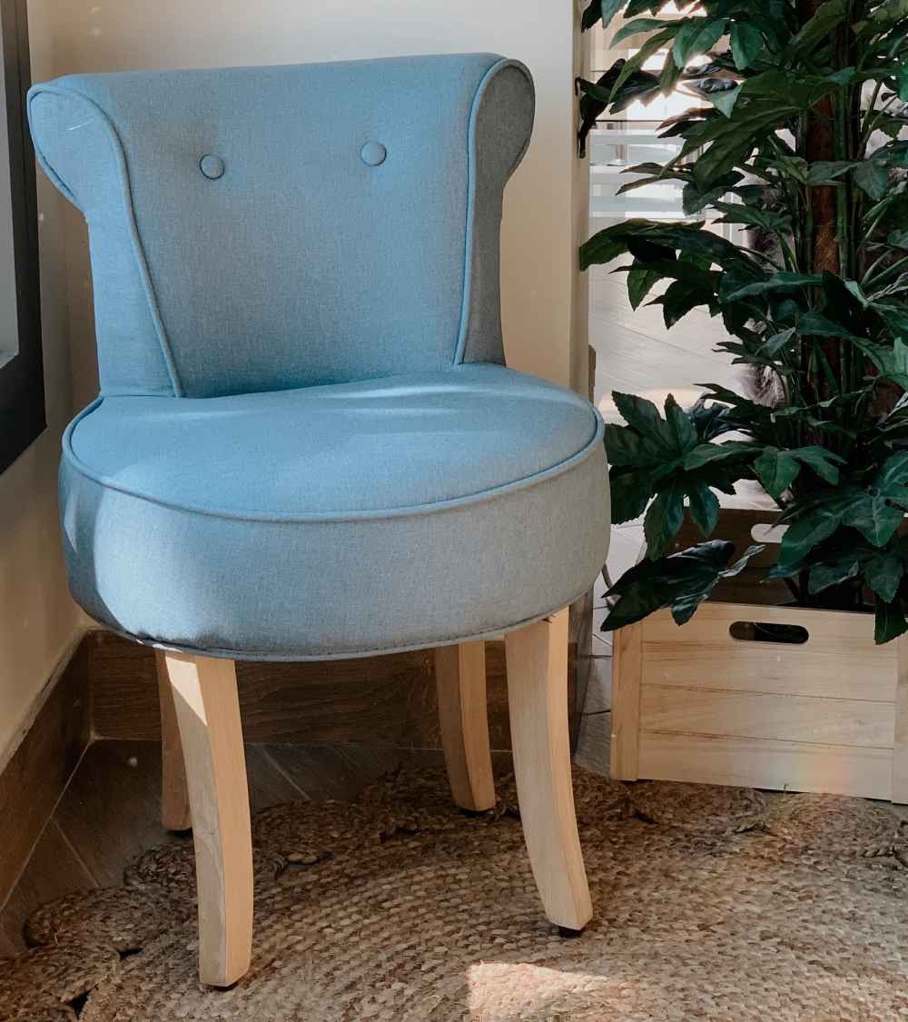 Butaca Nantes, descalzadora, galán de noche Butaca Nantes, descalzadora, galán de noche