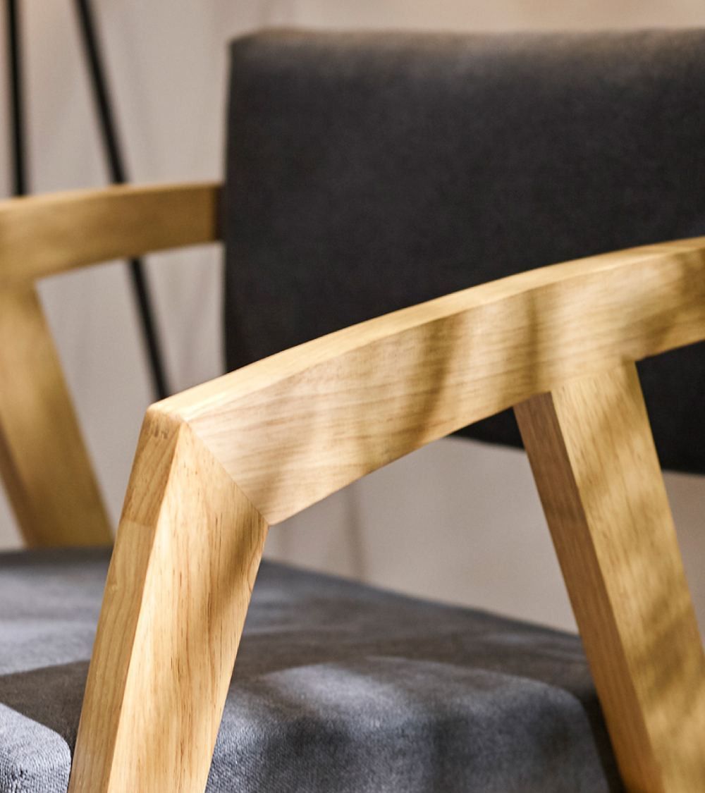 Silla de madera maciza NOVYK