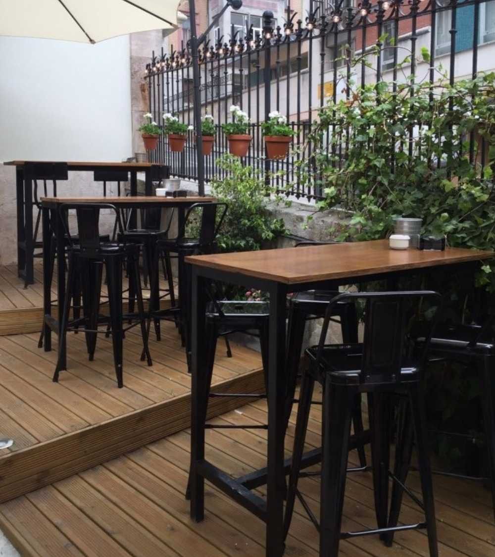 Pack 4 taburetes altos metálicos TOLIX