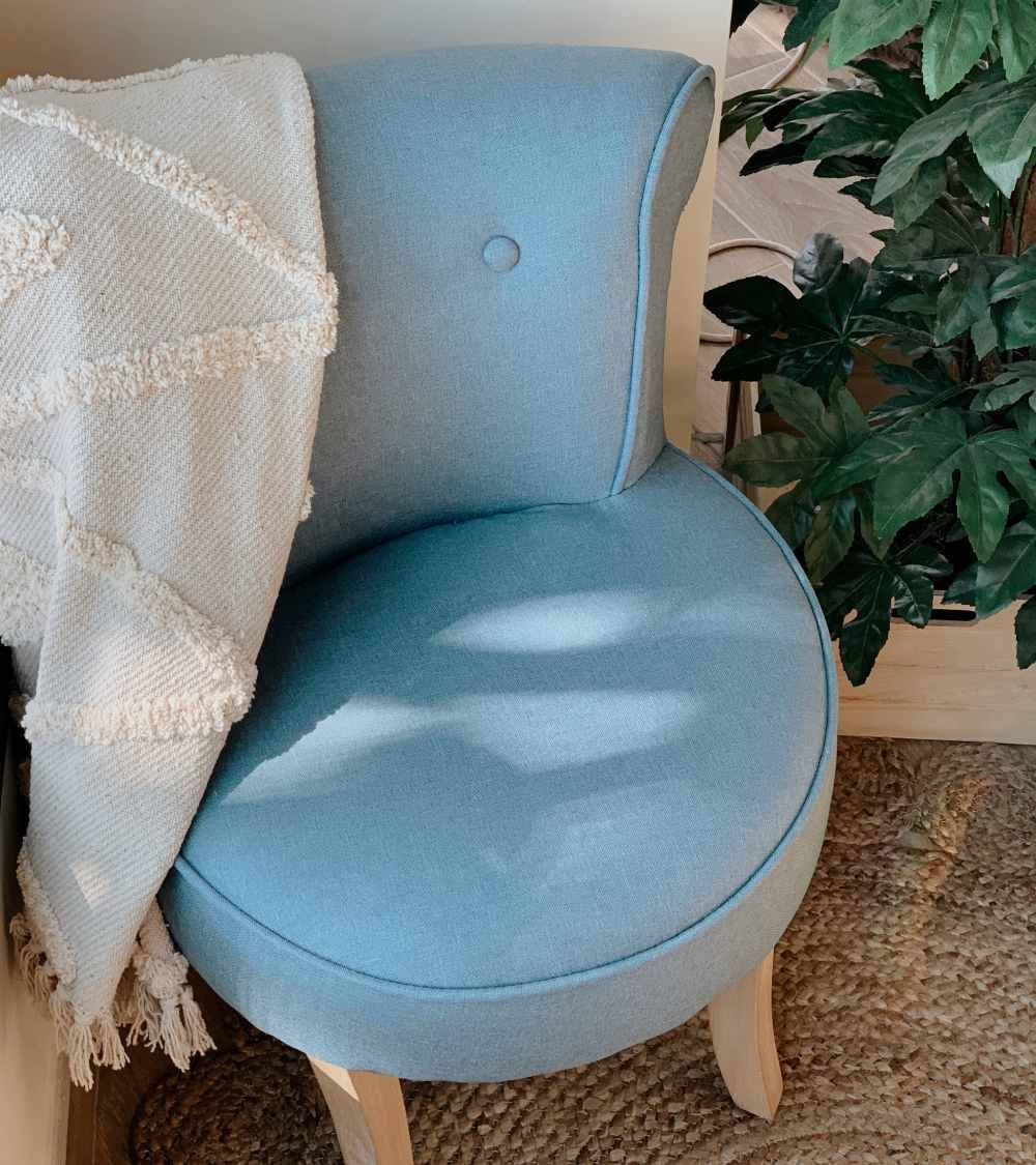 Butaca Nantes, descalzadora, galán de noche Butaca Nantes, descalzadora, galán de noche